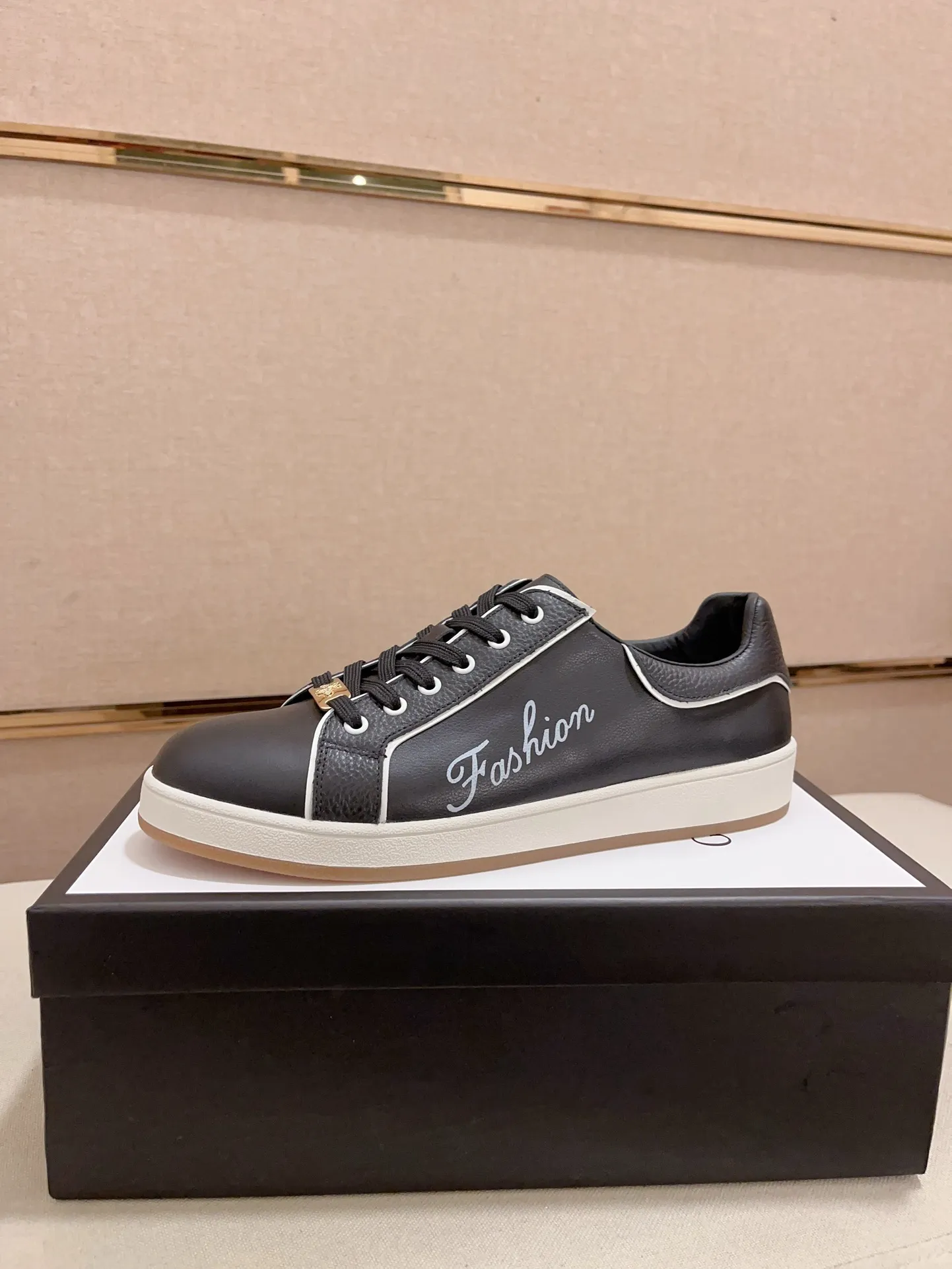 Men's shoes💰 440💰🇮🇹🇮🇹GUCCI(Gucci)🔍🔍new style Available simultaneously at counters, upper 🇮🇹 Italian imported cowhide, fully imported genuine leather lining 💪💪, completely 1⃣️ to 1⃣️ replica 🇮🇹💪💪, ⚠ sole : The original sole is specially provided by the original factory. The exclusive movable molded sole is super comfortable. ⚠Original factory goods, 🔍🔍high quality, you can enter and leave the counter at will, welcome to compare⚠. Code number:38-44